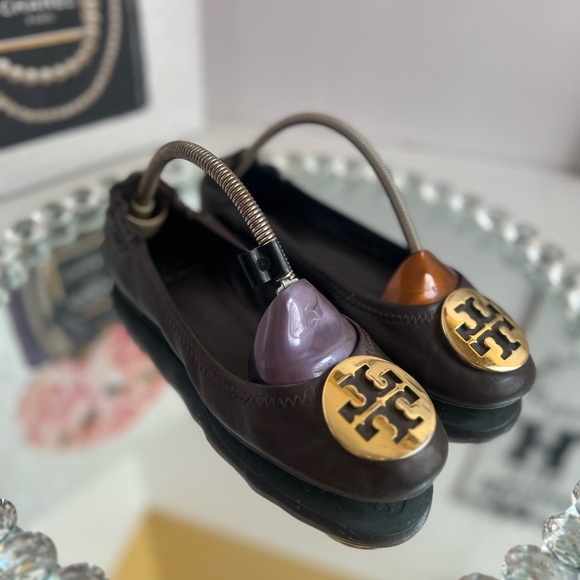Tory Burch dark brown leather  Espadrilles with Gold Emblem size 8 - Picture 8 of 11